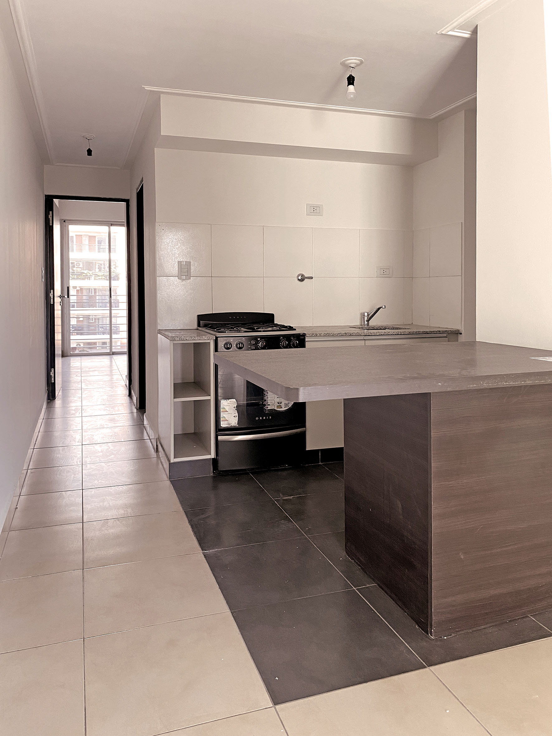 B 700 gallery image 3