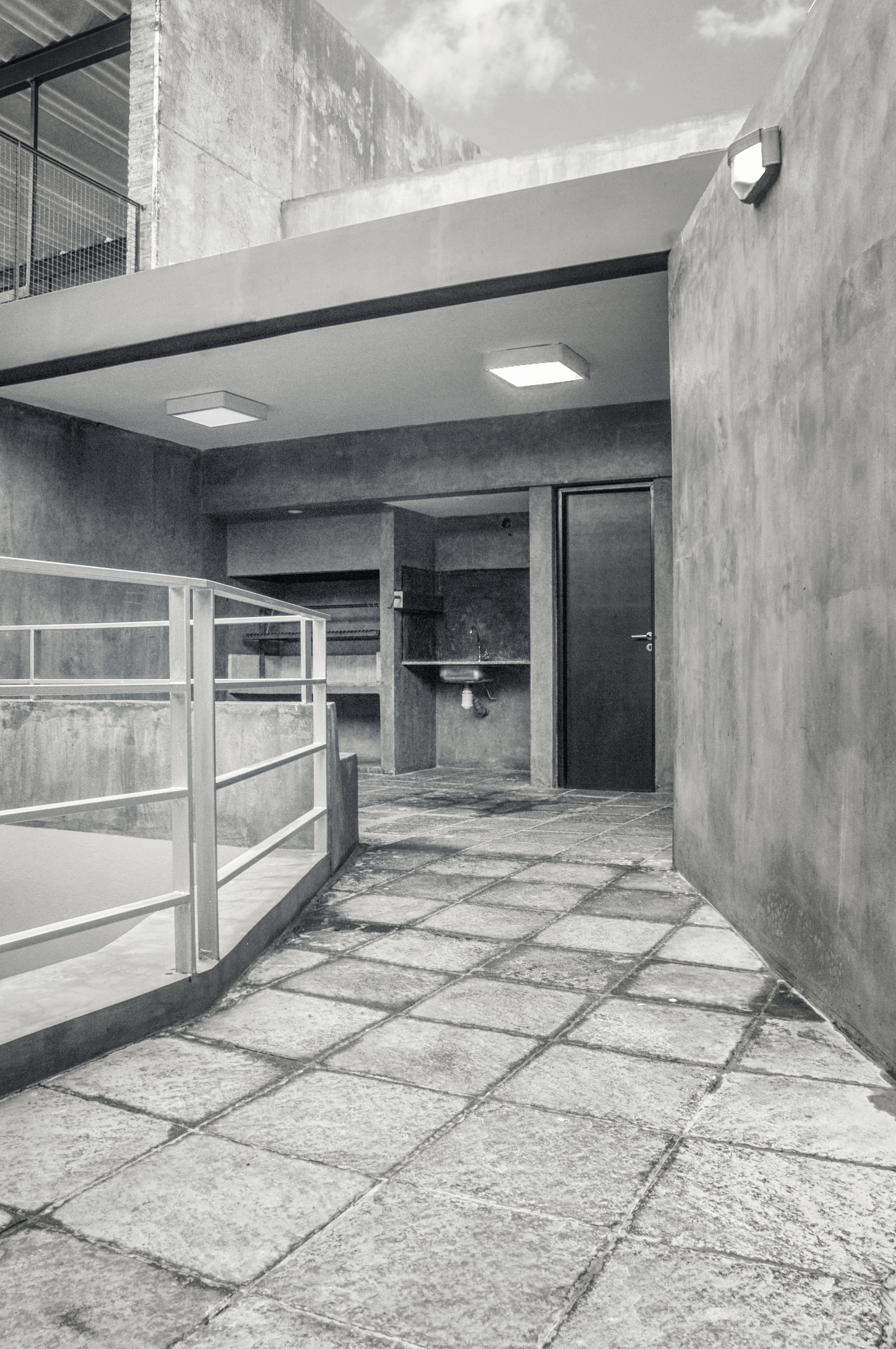 B 700 gallery image 5