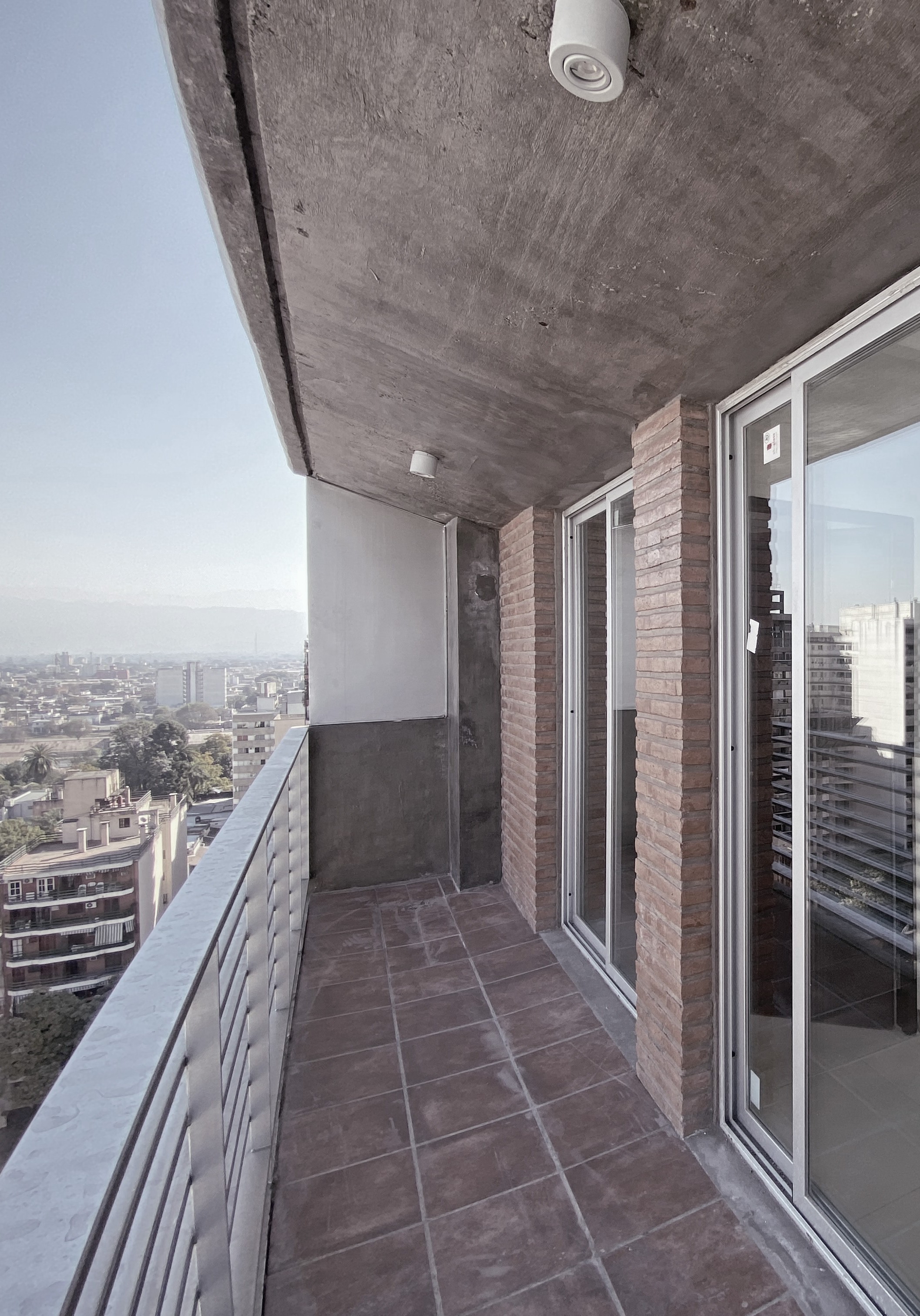 SF 858 gallery image 6