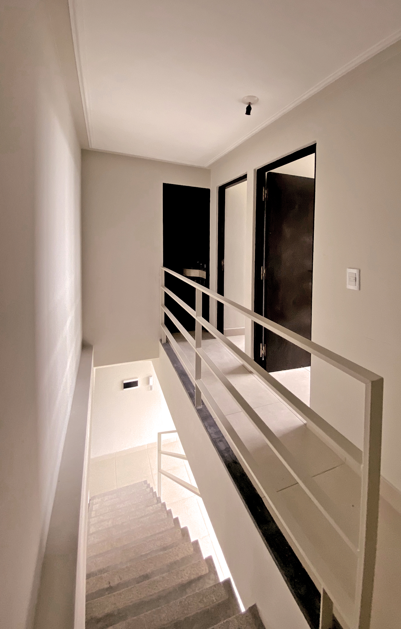 SF 858 gallery image 7